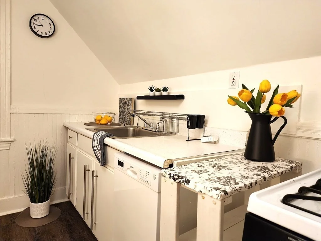 2 bed, 1 bath apartment for rent at 26 Saxton St Unit 3, Dorchester — photo 6 of 14