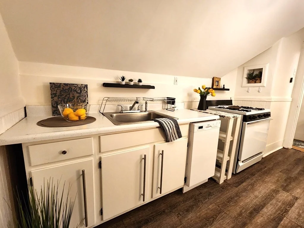 2 bed, 1 bath apartment for rent at 26 Saxton St Unit 3, Dorchester — photo 4 of 14