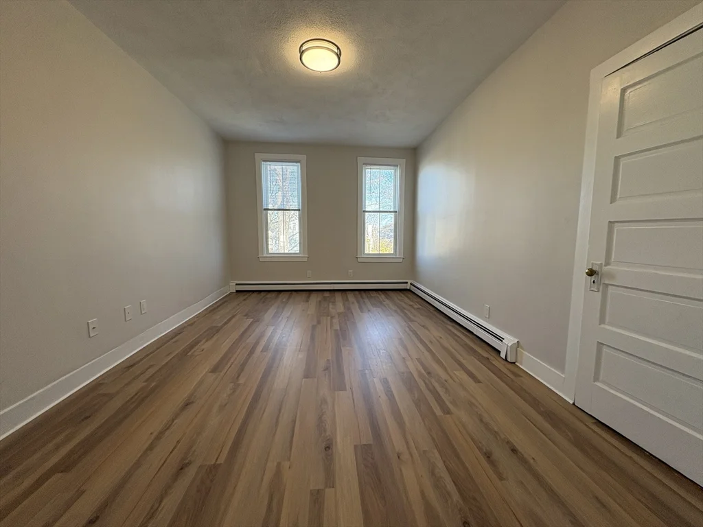 2 bed, 1 bath apartment for rent at 26 Saint James St Unit 26, Newton — photo 2 of 9