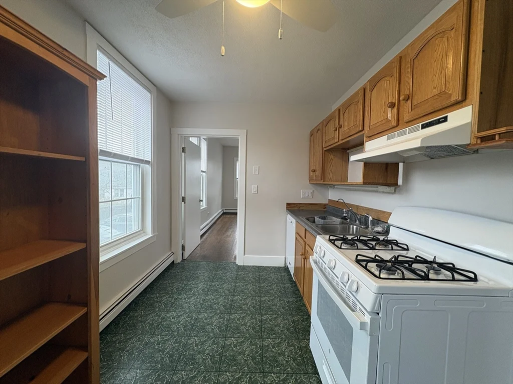 2 bed, 1 bath apartment for rent at 26 Saint James St Unit 26, Newton — photo 3 of 9