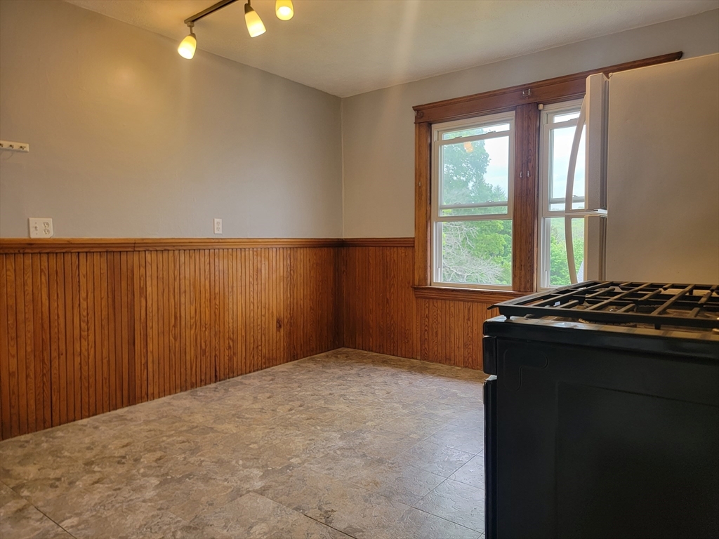 2 bed, 1 bath apartment for rent at 26 Stebbins St Unit 3, Worcester — photo 3 of 12