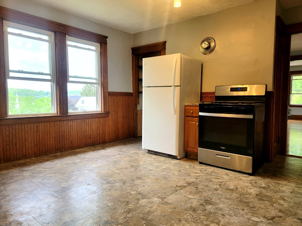 2 bed, 1 bath apartment for rent at 26 Stebbins St Unit 3, Worcester — photo 2 of 12