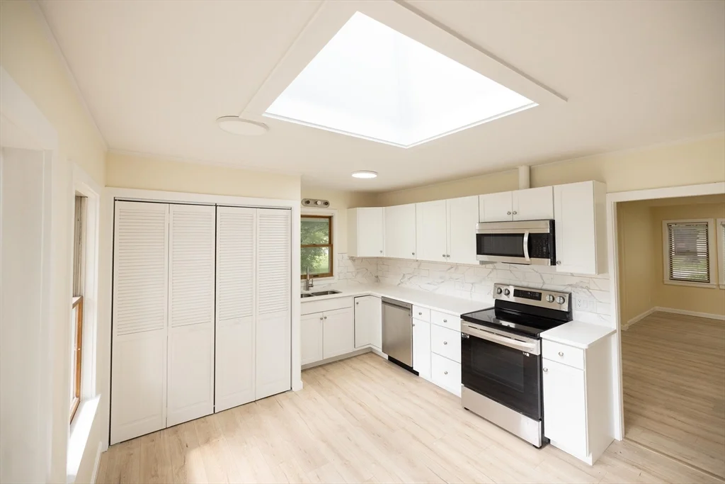 3 bed, 2 bath apartment for rent at 26 Steven Rd, Westborough — photo 10 of 25