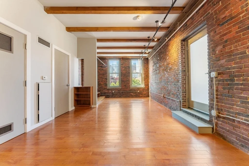 Studio bed, 1 bath apartment for rent at 26 Stillman St Unit 3-5, North End — photo 6 of 27
