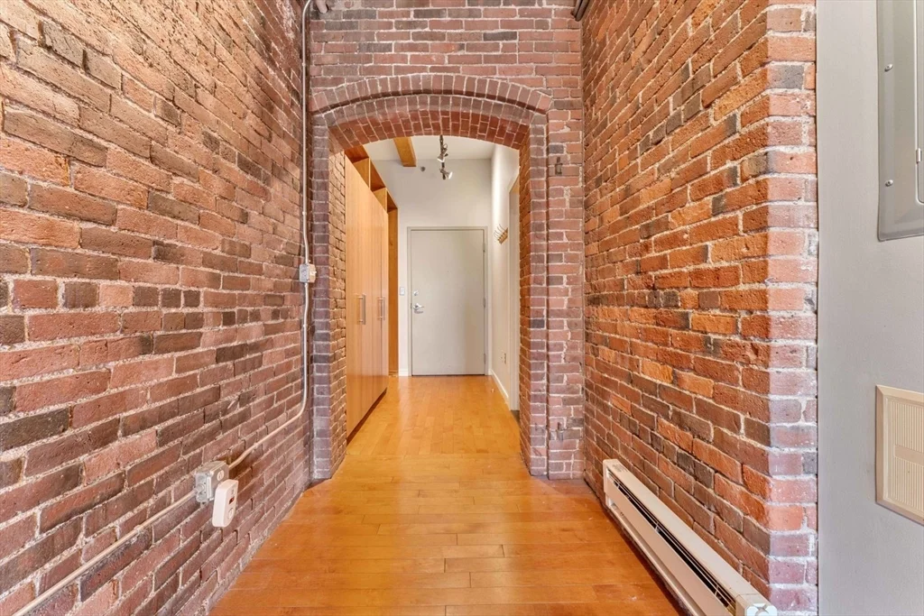 Studio bed, 1 bath apartment for rent at 26 Stillman St Unit 3-5, North End — photo 11 of 27
