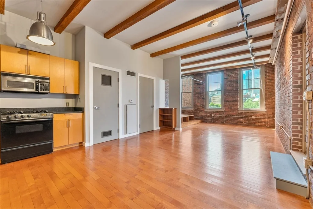 Studio bed, 1 bath apartment for rent at 26 Stillman St Unit 3-5, North End