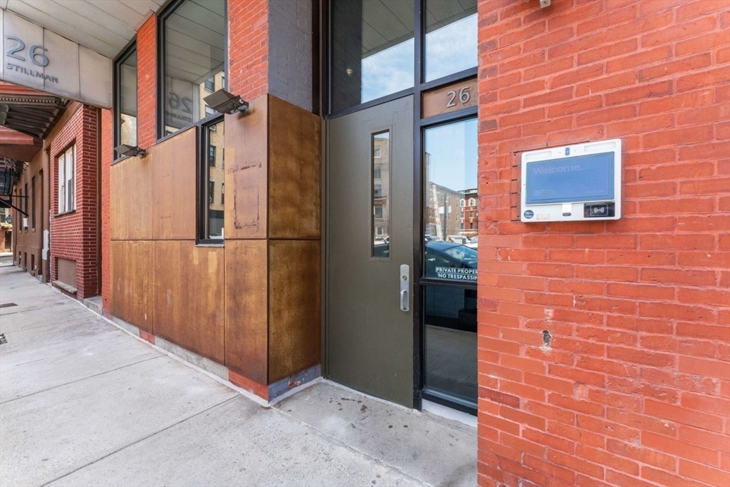 Studio bed, 1 bath apartment for rent at 26 Stillman St Unit 4-5, North End — photo 2 of 13