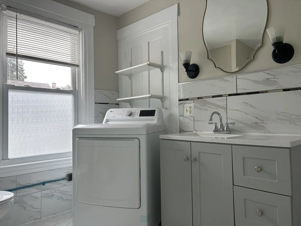 2 bed, 1 bath apartment for rent at 26 Summer St Unit 2, Leominster — photo 6 of 14