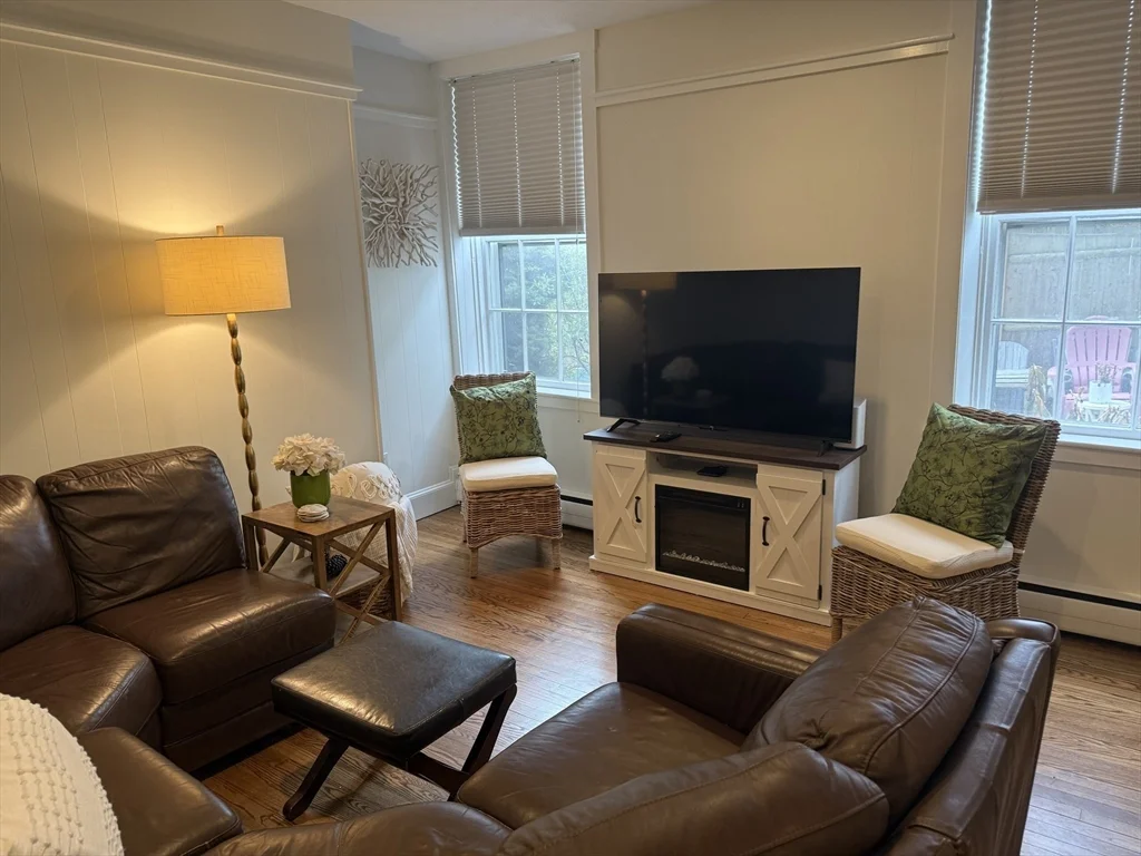 1 bed, 1 bath apartment for rent at 26 Summer Unit 4, Old Town — photo 4 of 31