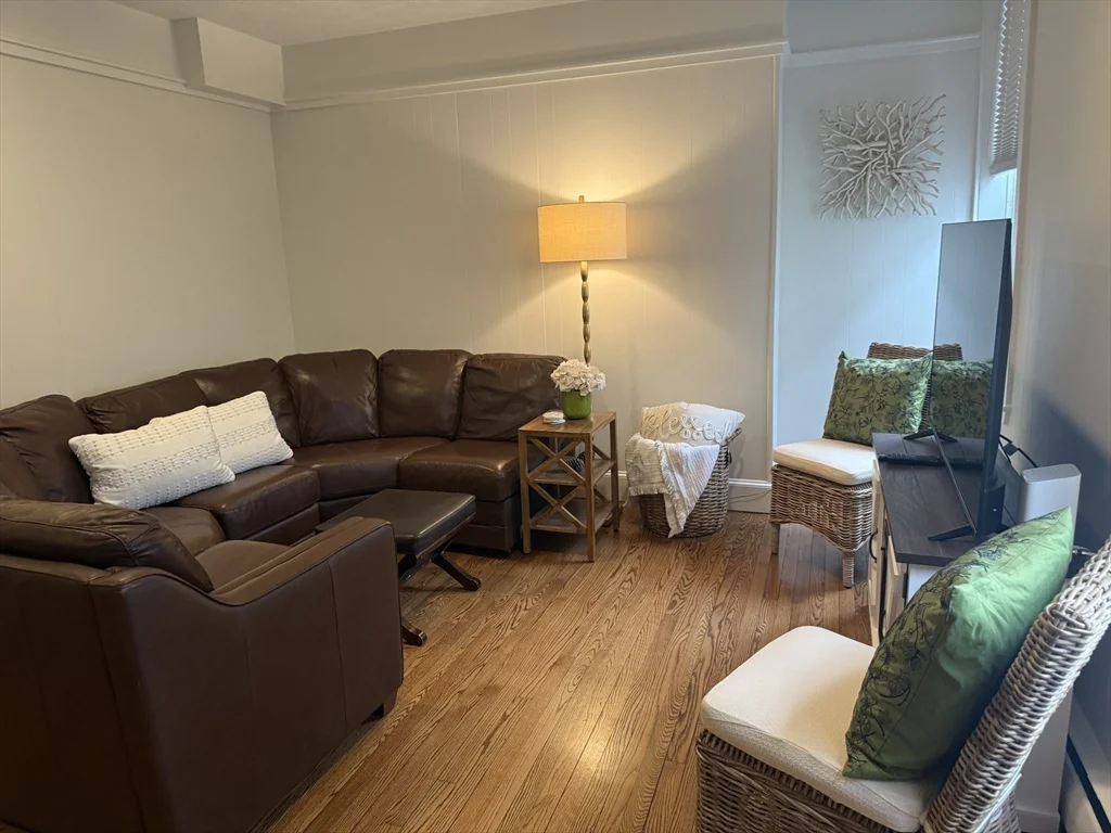 1 bed, 1 bath apartment for rent at 26 Summer Unit 4, Old Town — photo 3 of 31