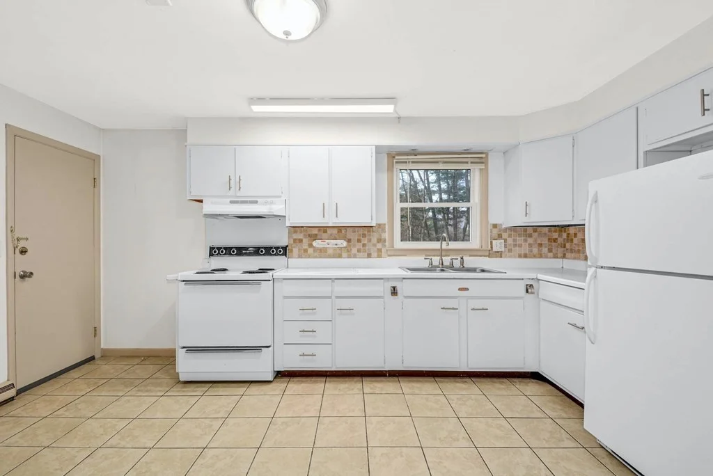 1 bed, 1 bath apartment for rent at 26 Sw Cutoff Unit 26D, Northborough — photo 8 of 17