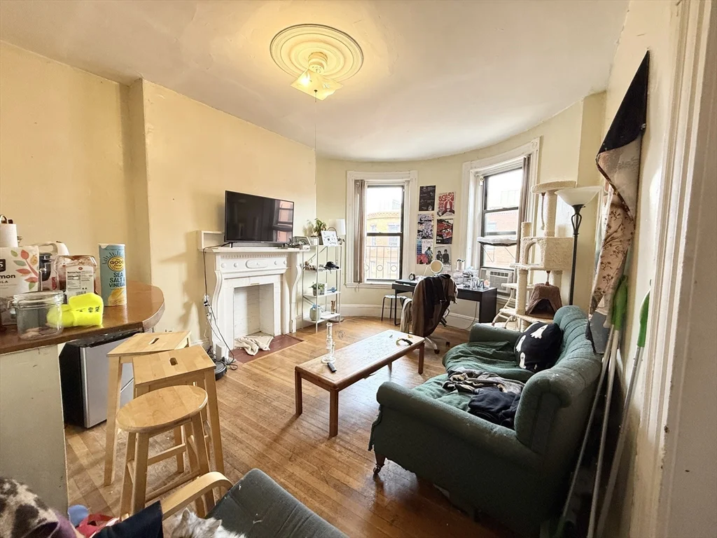 3 bed, 1 bath apartment for rent at 26 Symphony Unit 4, Fenway — photo 3 of 7