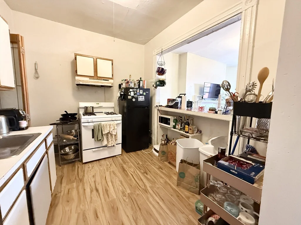 3 bed, 1 bath apartment for rent at 26 Symphony Unit 4, Fenway — photo 2 of 7