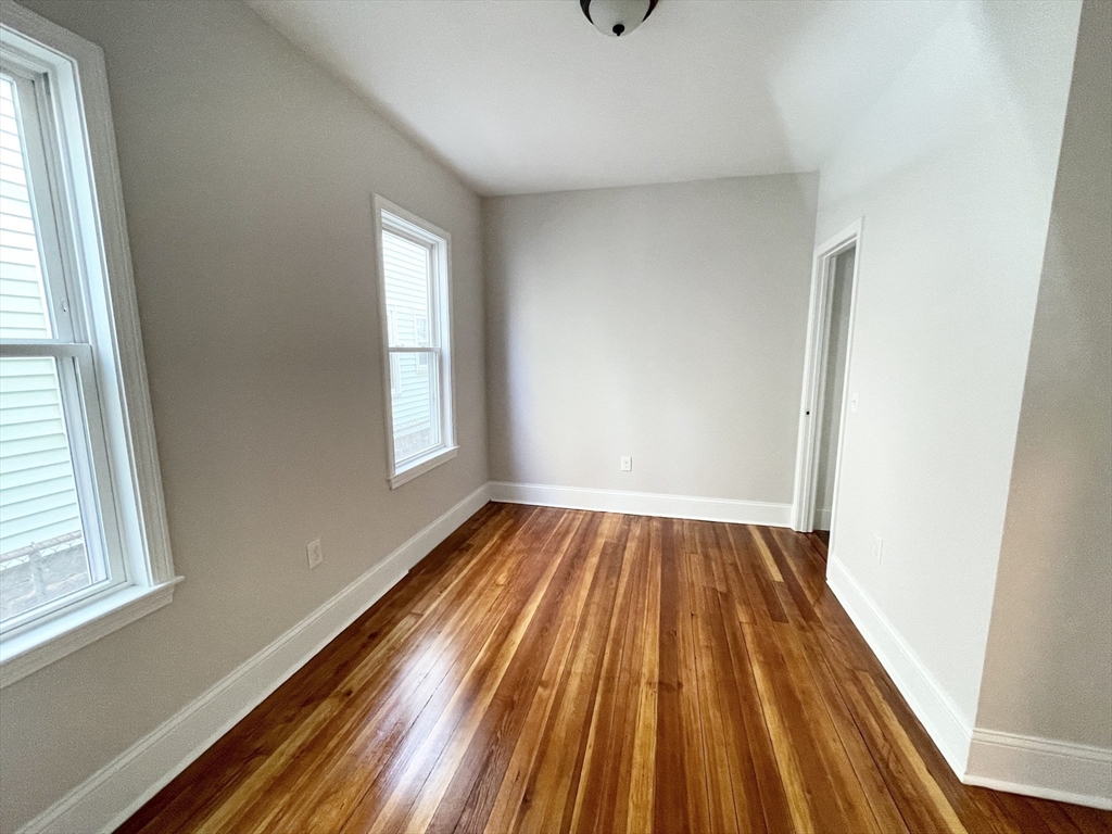 4 bed, 1 bath apartment for rent at 26 Taft Unit 1, Dorchester — photo 9 of 13