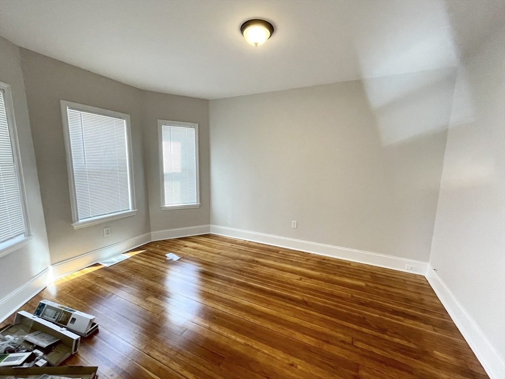 4 bed, 1 bath apartment for rent at 26 Taft Unit 1, Dorchester — photo 7 of 13