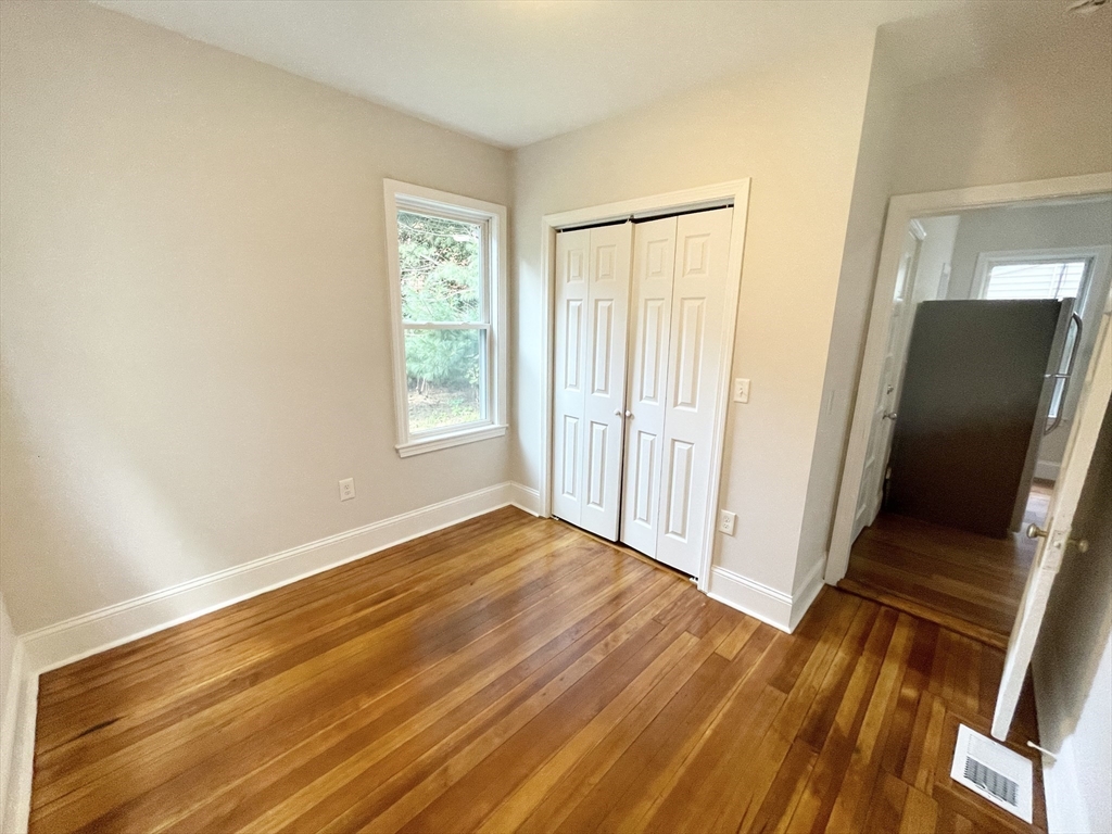 4 bed, 1 bath apartment for rent at 26 Taft Unit 1, Dorchester — photo 10 of 13