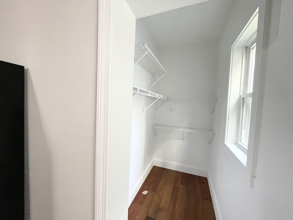 4 bed, 1 bath apartment for rent at 26 Taft Unit 1, Dorchester — photo 4 of 13
