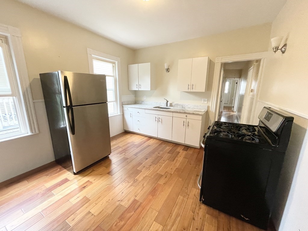 3 bed, 1 bath apartment for rent at 26 Taft Unit 2, Dorchester — photo 2 of 13