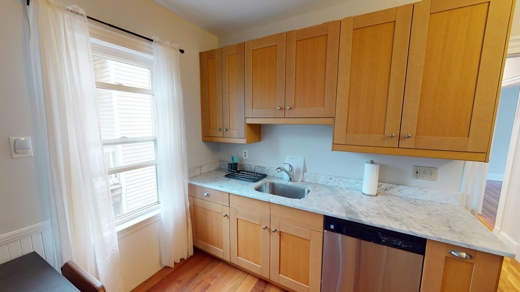 3 bed, 1 bath apartment for rent at 26 Taft Unit 3, Dorchester — photo 4 of 14