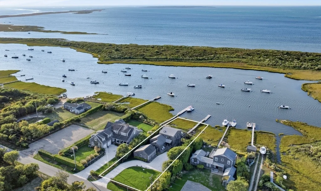 4 bed, 2 bath apartment for rent at 26 Tennessee Ave, Nantucket — photo 39 of 40