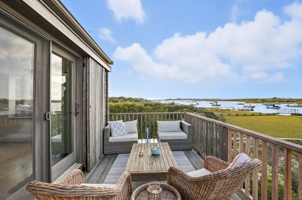 4 bed, 2 bath apartment for rent at 26 Tennessee Ave, Nantucket — photo 25 of 40
