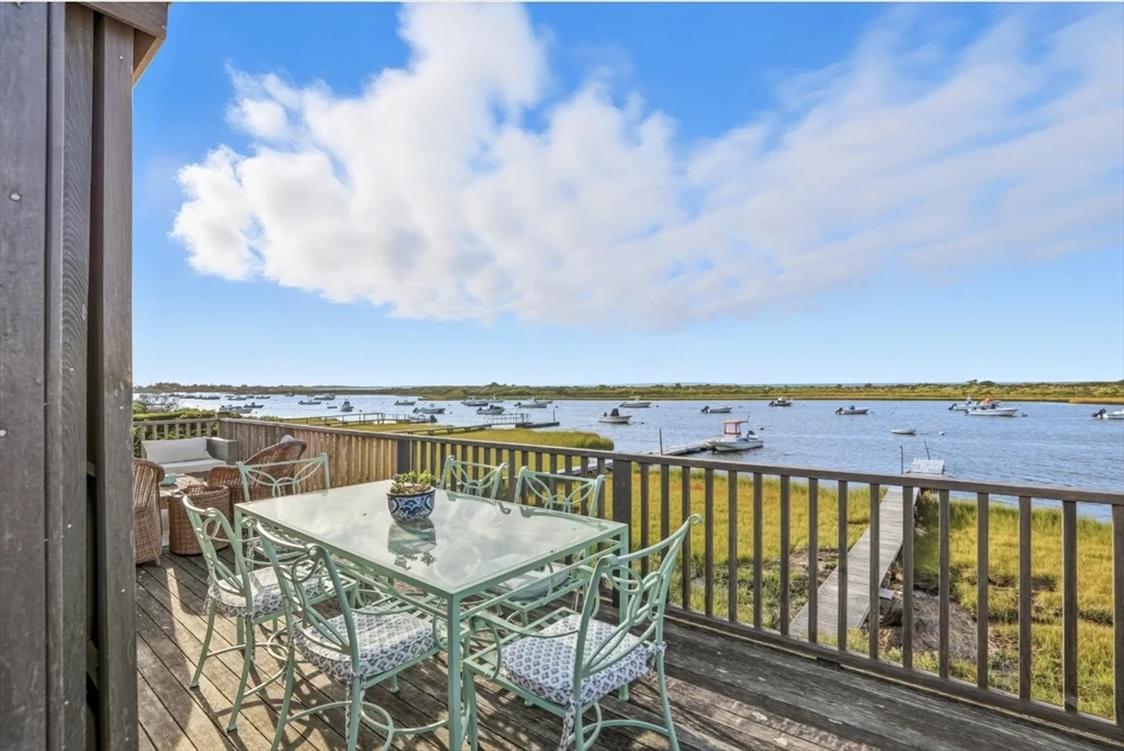 4 bed, 2 bath apartment for rent at 26 Tennessee Ave, Nantucket — photo 24 of 40