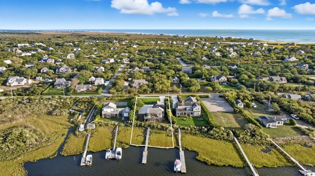 4 bed, 2 bath apartment for rent at 26 Tennessee Ave, Nantucket — photo 36 of 40