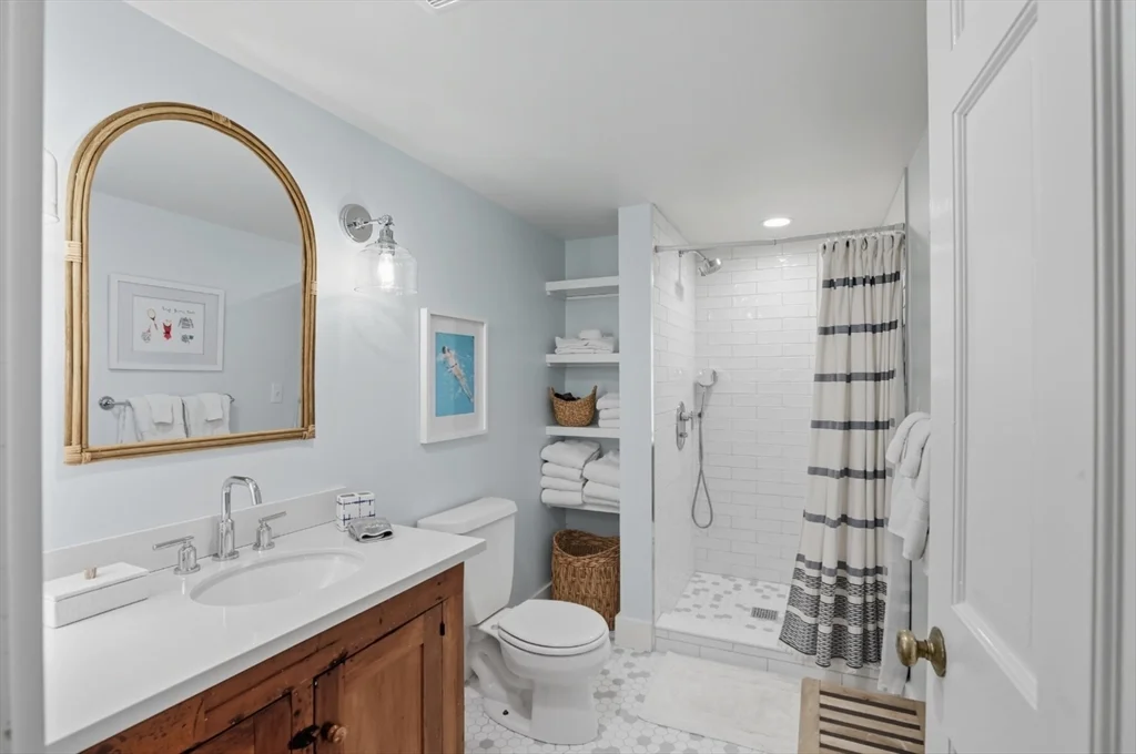 4 bed, 2 bath apartment for rent at 26 Tennessee Ave, Nantucket — photo 8 of 40