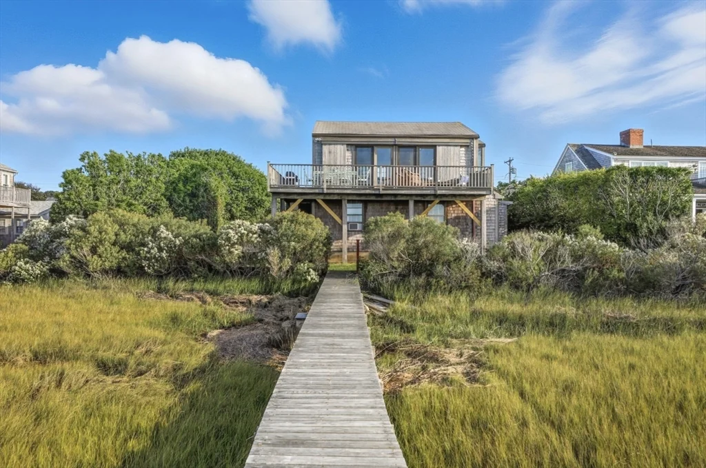 4 bed, 2 bath apartment for rent at 26 Tennessee Ave, Nantucket — photo 31 of 40