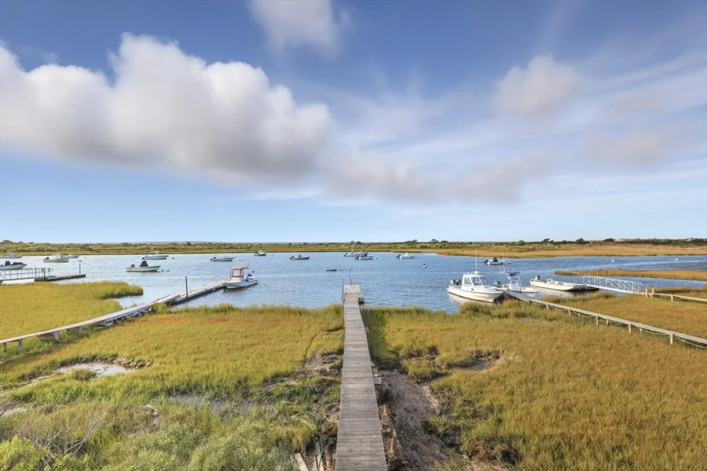 4 bed, 2 bath apartment for rent at 26 Tennessee Ave, Nantucket — photo 30 of 40