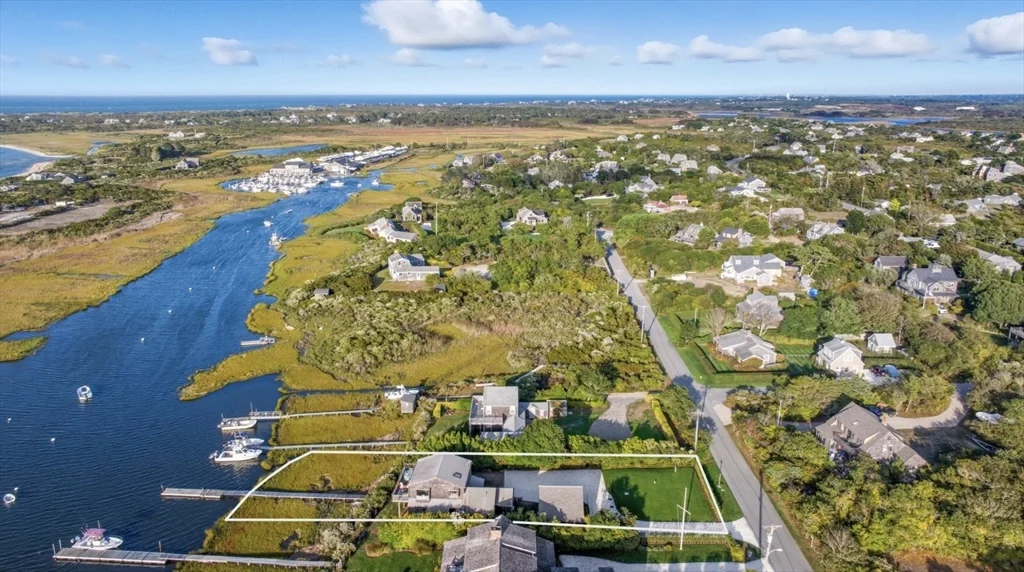4 bed, 2 bath apartment for rent at 26 Tennessee Ave, Nantucket — photo 37 of 40