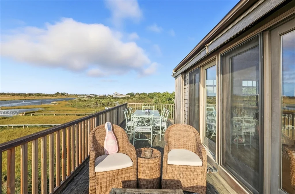 4 bed, 2 bath apartment for rent at 26 Tennessee Ave, Nantucket — photo 26 of 40