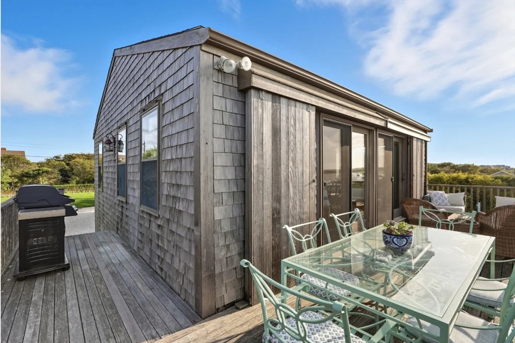 4 bed, 2 bath apartment for rent at 26 Tennessee Ave, Nantucket — photo 23 of 40