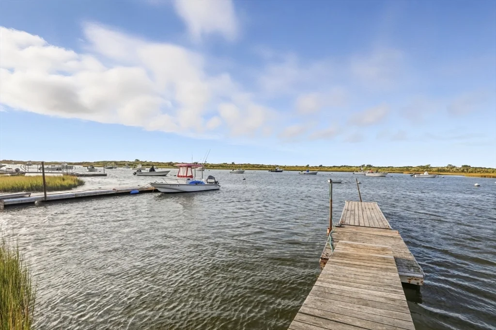 4 bed, 2 bath apartment for rent at 26 Tennessee Ave, Nantucket — photo 32 of 40