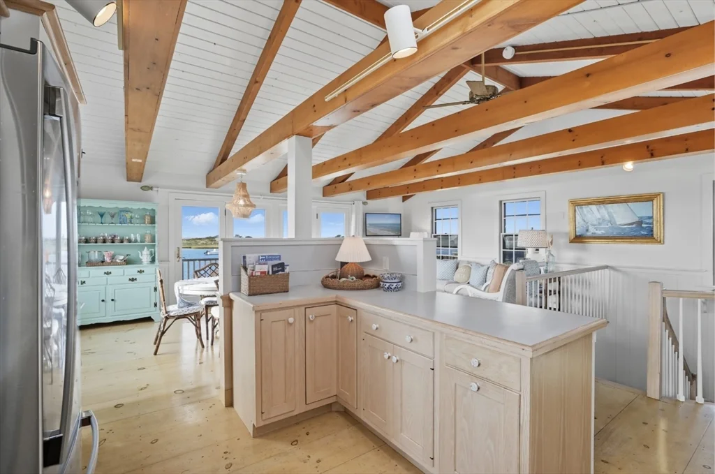 4 bed, 2 bath apartment for rent at 26 Tennessee Ave, Nantucket — photo 21 of 40