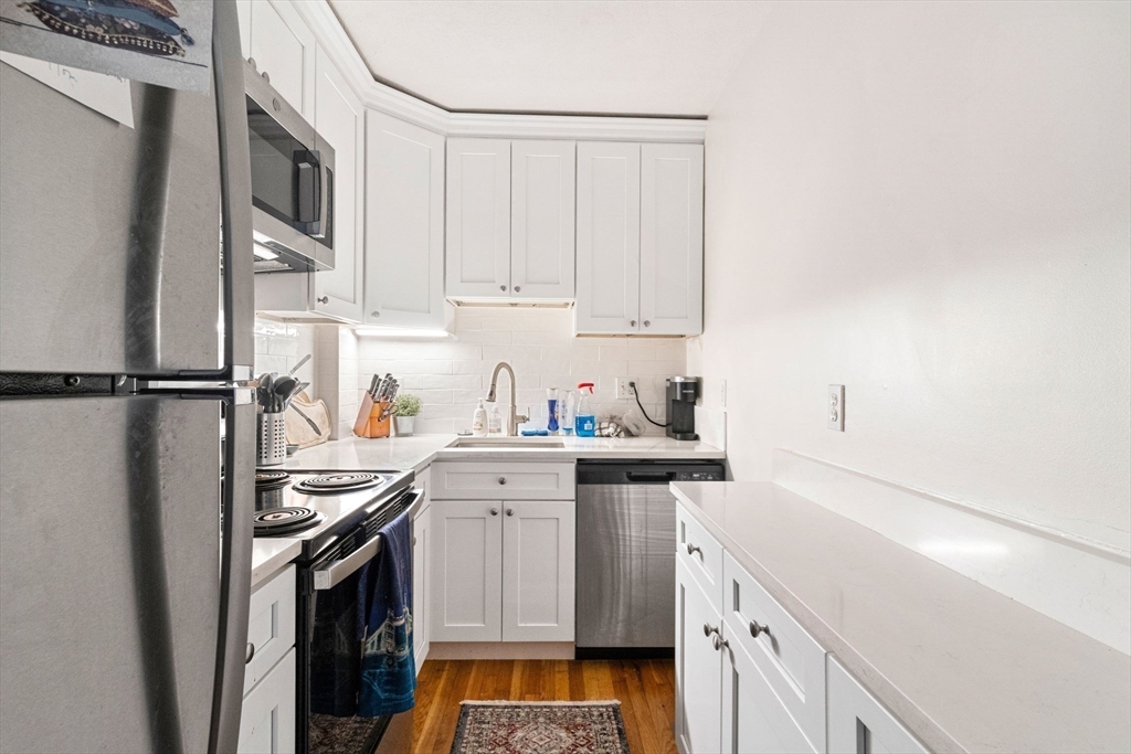 1 bed, 1 bath apartment for rent at 26 Union Park Unit 2, South End — photo 8 of 20