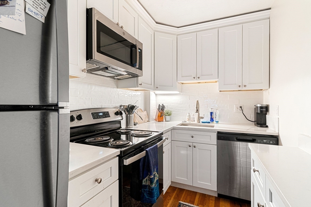 1 bed, 1 bath apartment for rent at 26 Union Park Unit 2, South End — photo 6 of 20