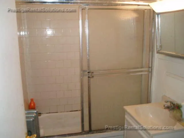3 bed, 1 bath apartment for rent at 26 Union St Unit 1, Brighton — photo 3 of 10