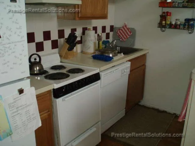 3 bed, 1 bath apartment for rent at 26 Union St Unit 1, Brighton — photo 5 of 10
