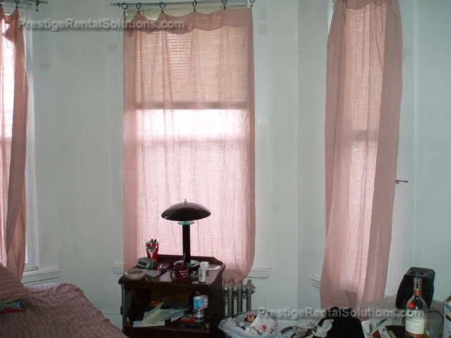 3 bed, 1 bath apartment for rent at 26 Union St Unit 1, Brighton — photo 2 of 10