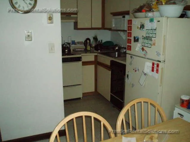 3 bed, 1 bath apartment for rent at 26 Union St Unit 1, Brighton — photo 9 of 10