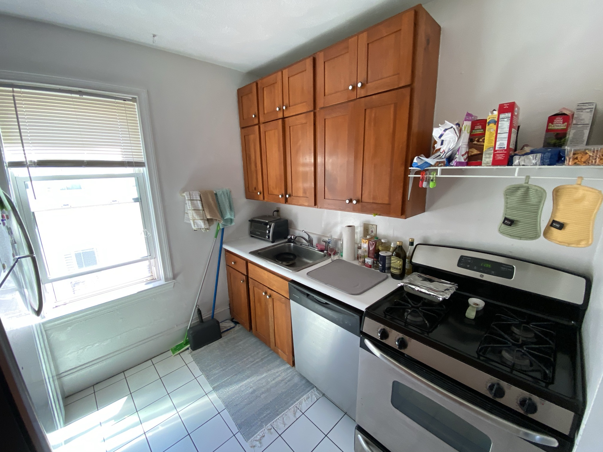 3 bed, 1 bath apartment for rent at 26 Union St Unit 3, Brighton — photo 18 of 21