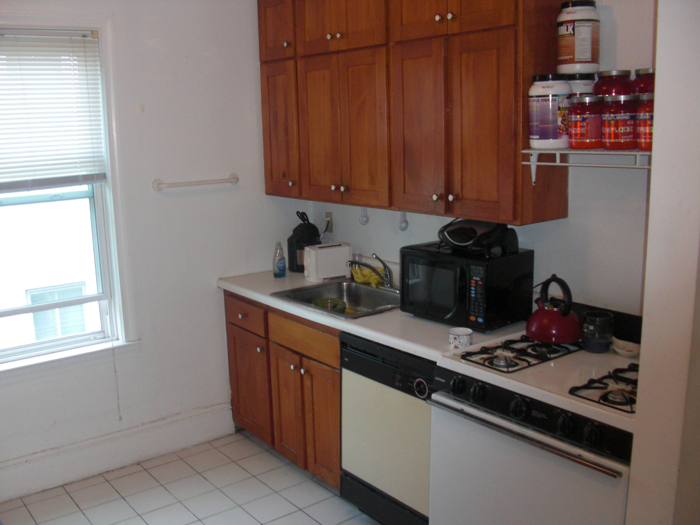 3 bed, 1 bath apartment for rent at 26 Union St Unit 3, Brighton — photo 2 of 21