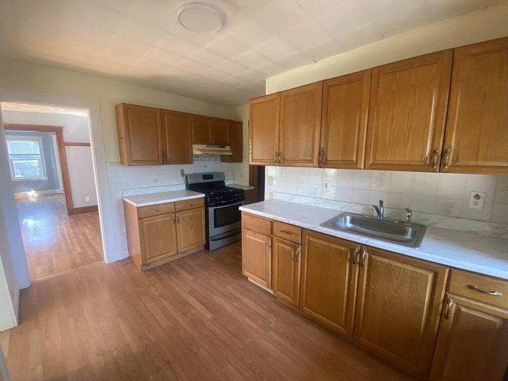 3 bed, 1 bath apartment for rent at 26 Verdun Unit 2, Dorchester — photo 11 of 18