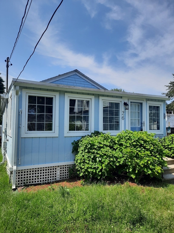 2 bed, 1 bath apartment for rent at 26 Virginia St, Marshfield — photo 1 of 8