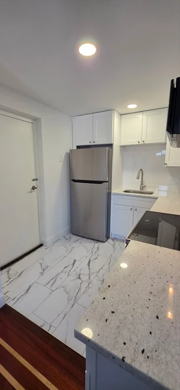 1 bed, 1 bath apartment for rent at 26 W Wyoming Ave Unit 3A, Melrose — photo 2 of 16