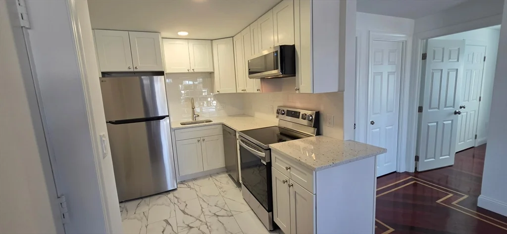 1 bed, 1 bath apartment for rent at 26 W Wyoming Ave Unit 3A, Melrose — photo 1 of 16