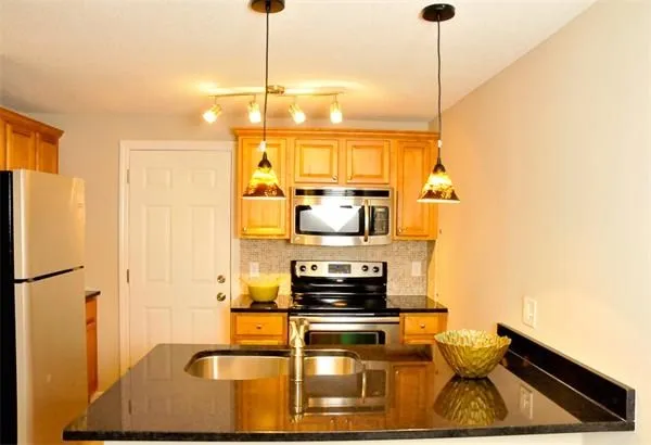 1 bed, 1 bath apartment for rent at 26 Walden Dr Unit 7, Natick — photo 2 of 13