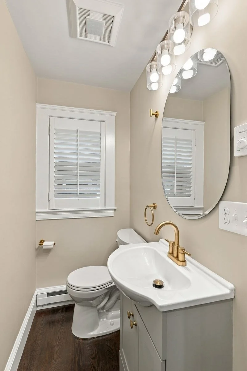 4 bed, 2 bath apartment for rent at 26 Walker Rd, Swampscott — photo 9 of 39