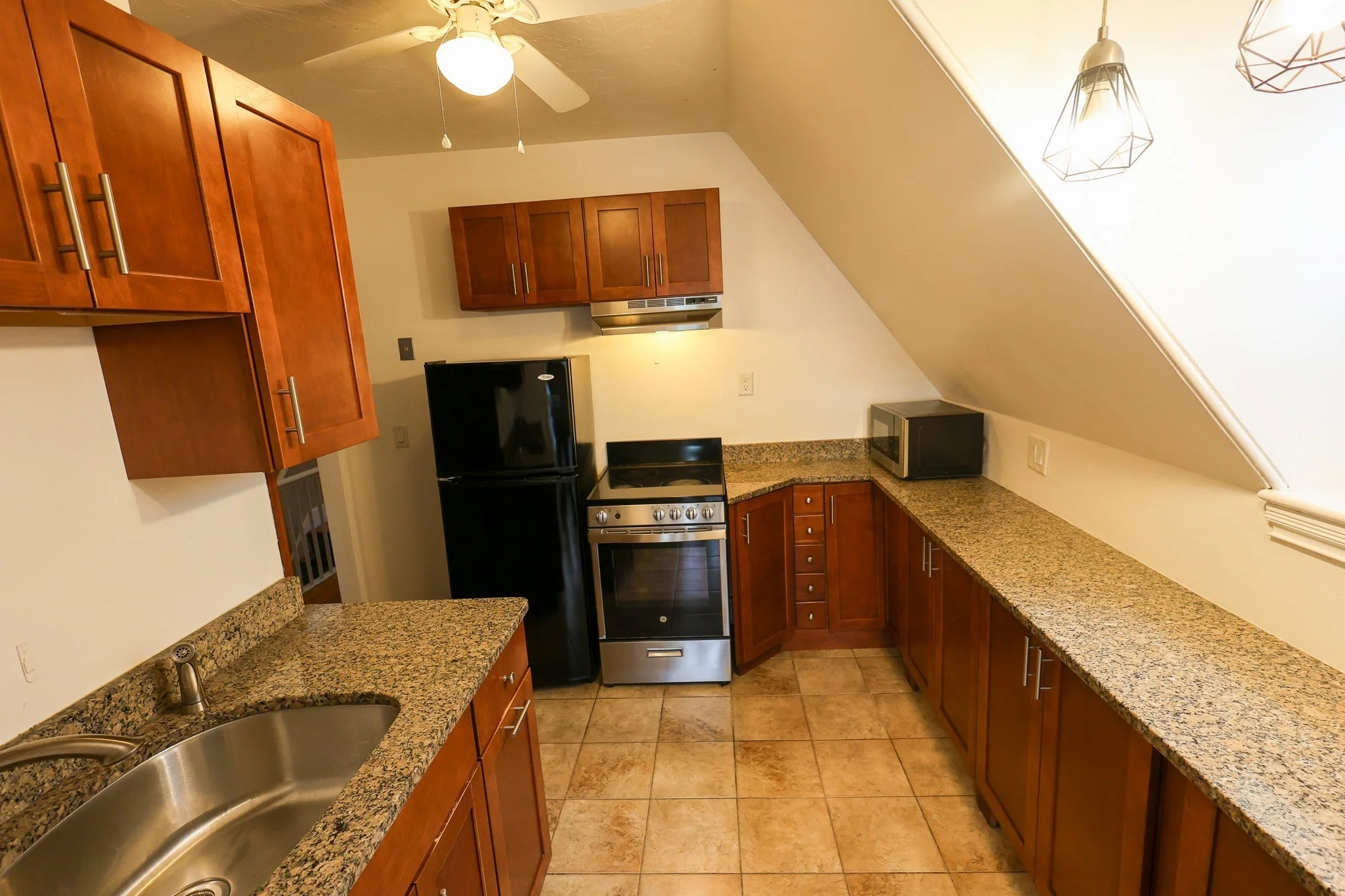 2 bed, 1 bath apartment for rent at 26 Wayne St Unit 2, Roxbury — photo 3 of 12